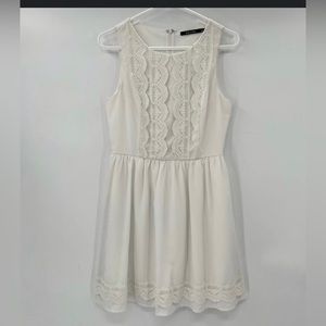 Doe & Rae White Cute Dress